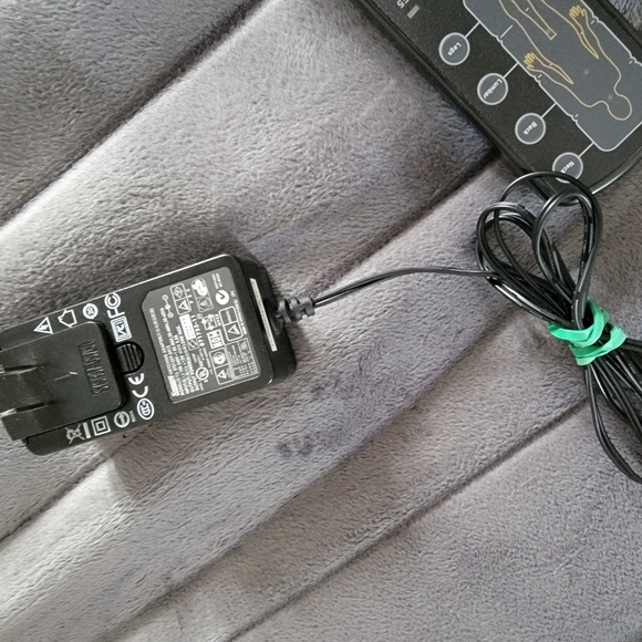 Belmint Press Escape Shiatsu Neck Massage Pillow & Vibrating Mat Preowned - Picture 2 of 4